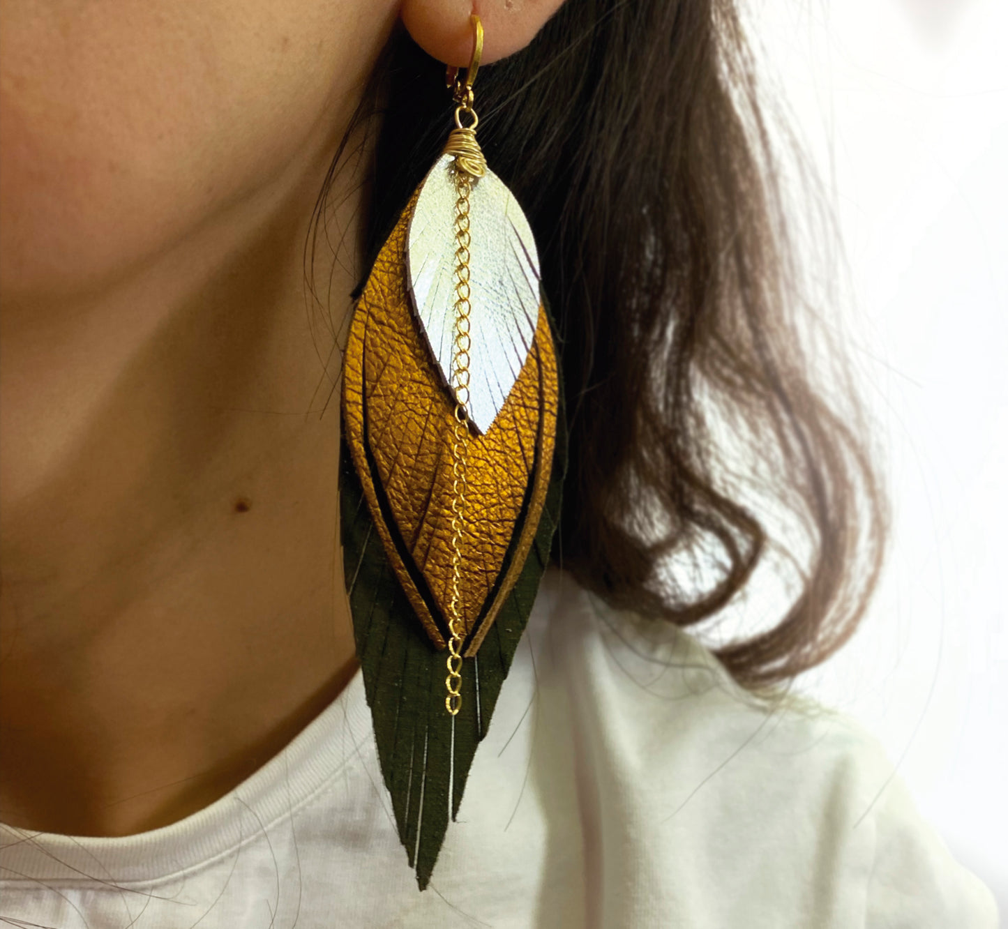 Aretes Ara Militar