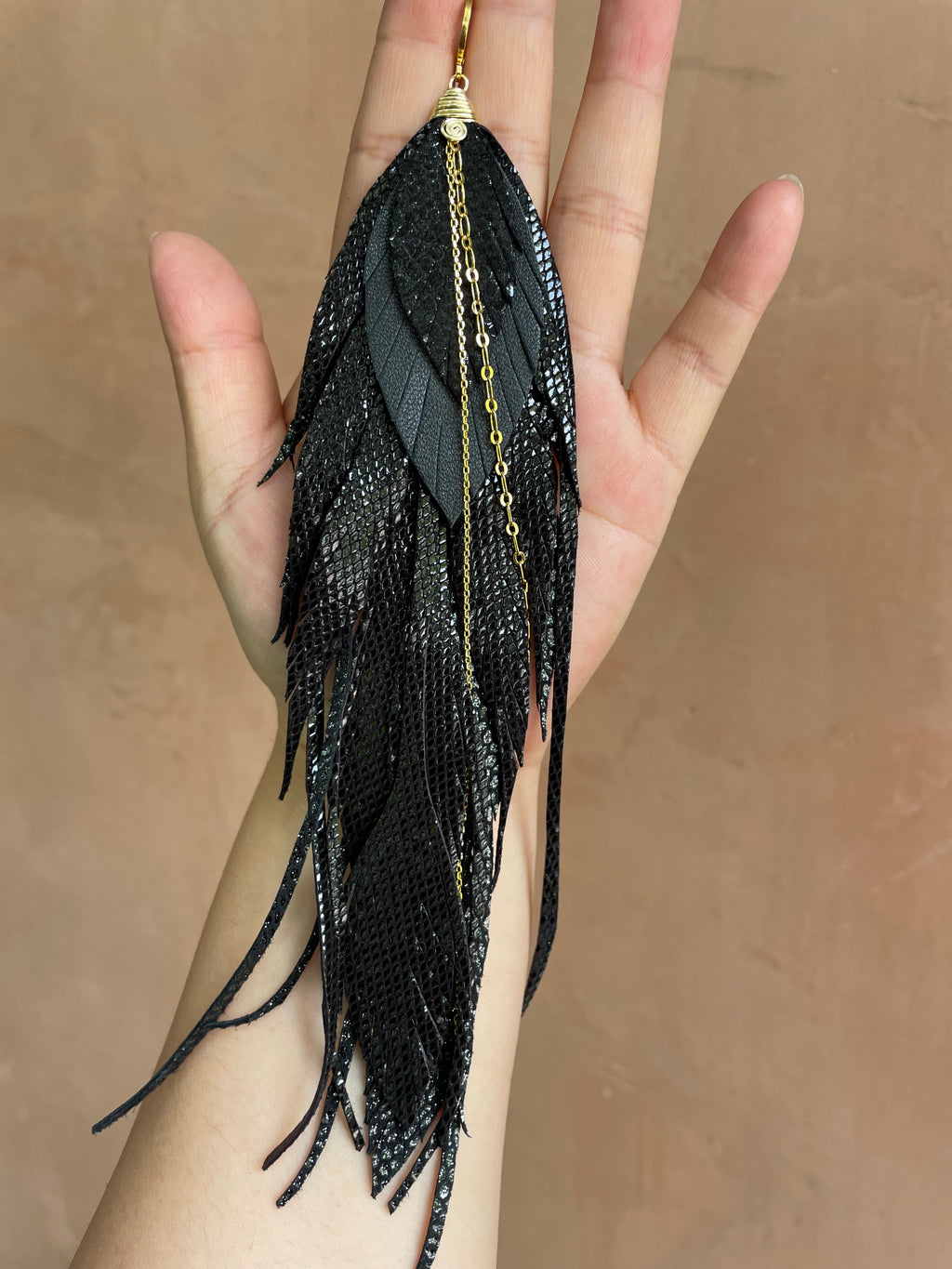 Aretes Maxi Cuervo Negro