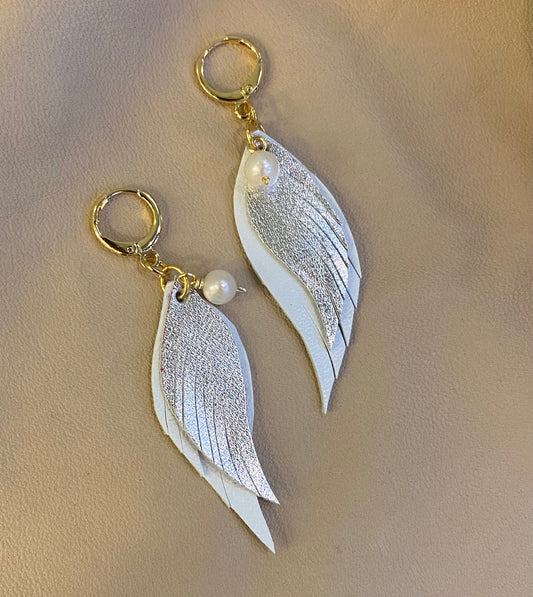 Aretes MINI Ángel blanco