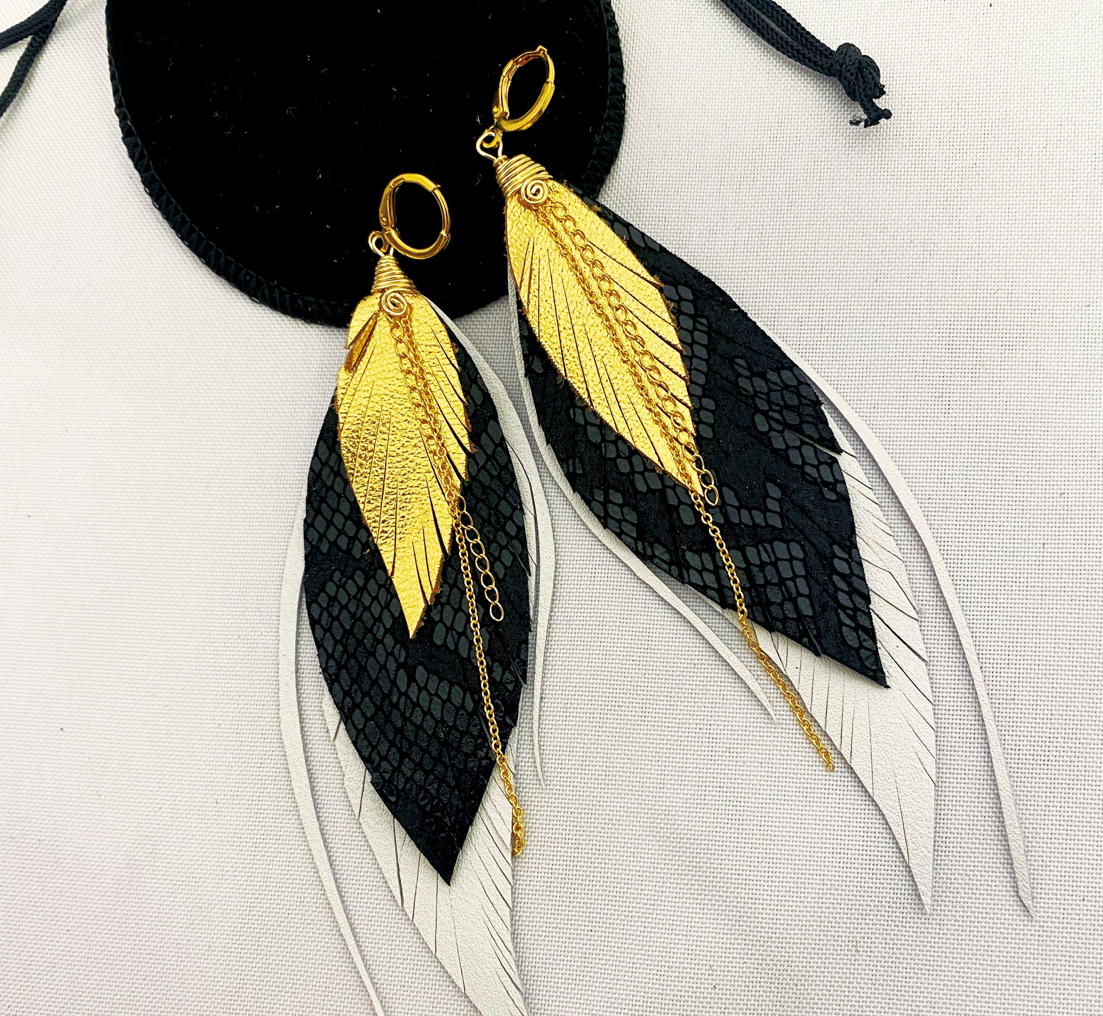 Aretes Pica Blanco y Negro