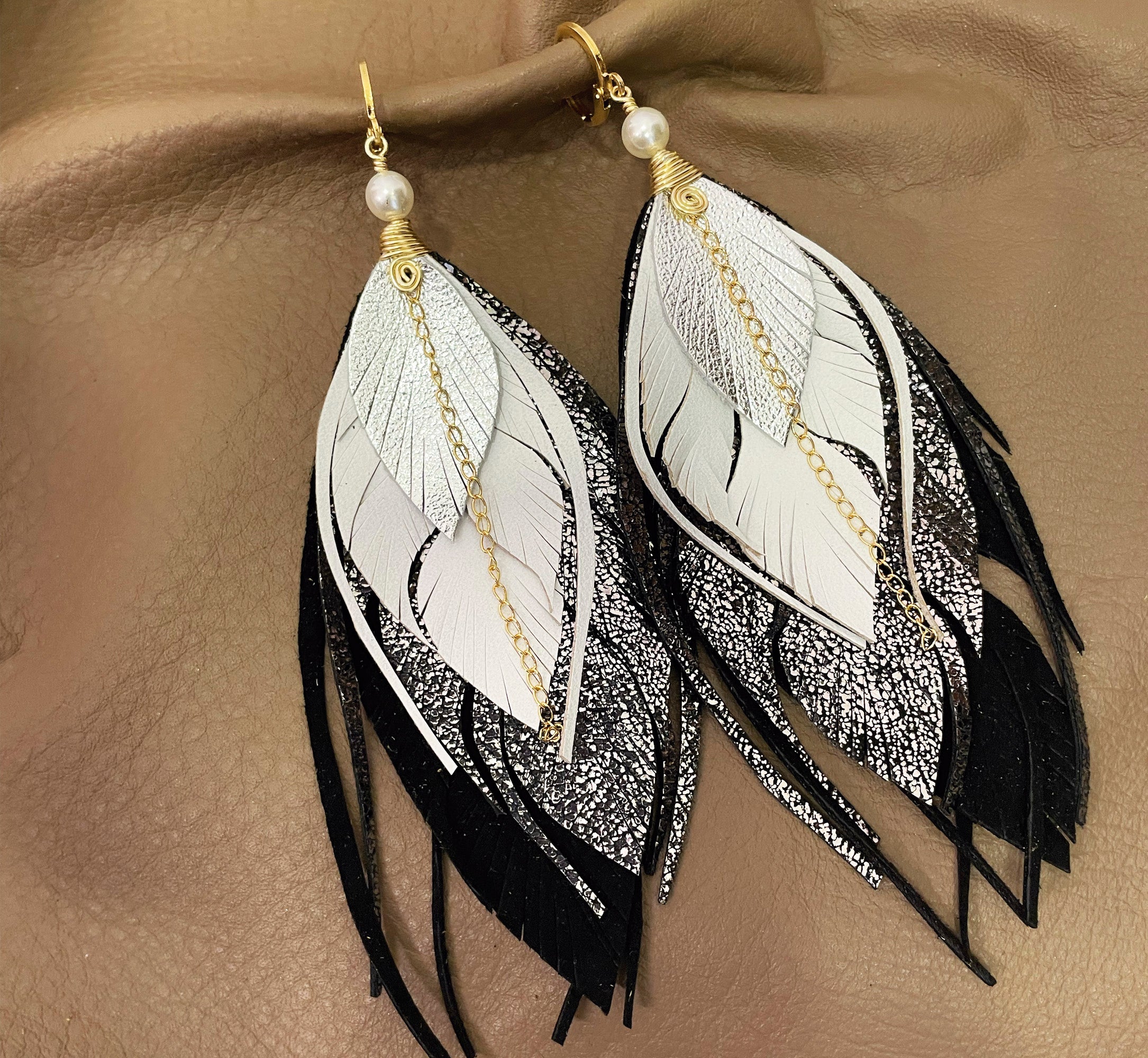Aretes MultiPluma Tailandia Negro