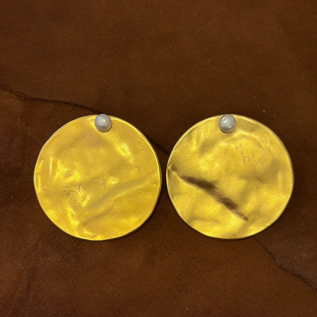 Medallón Baño de oro y cuero dorado