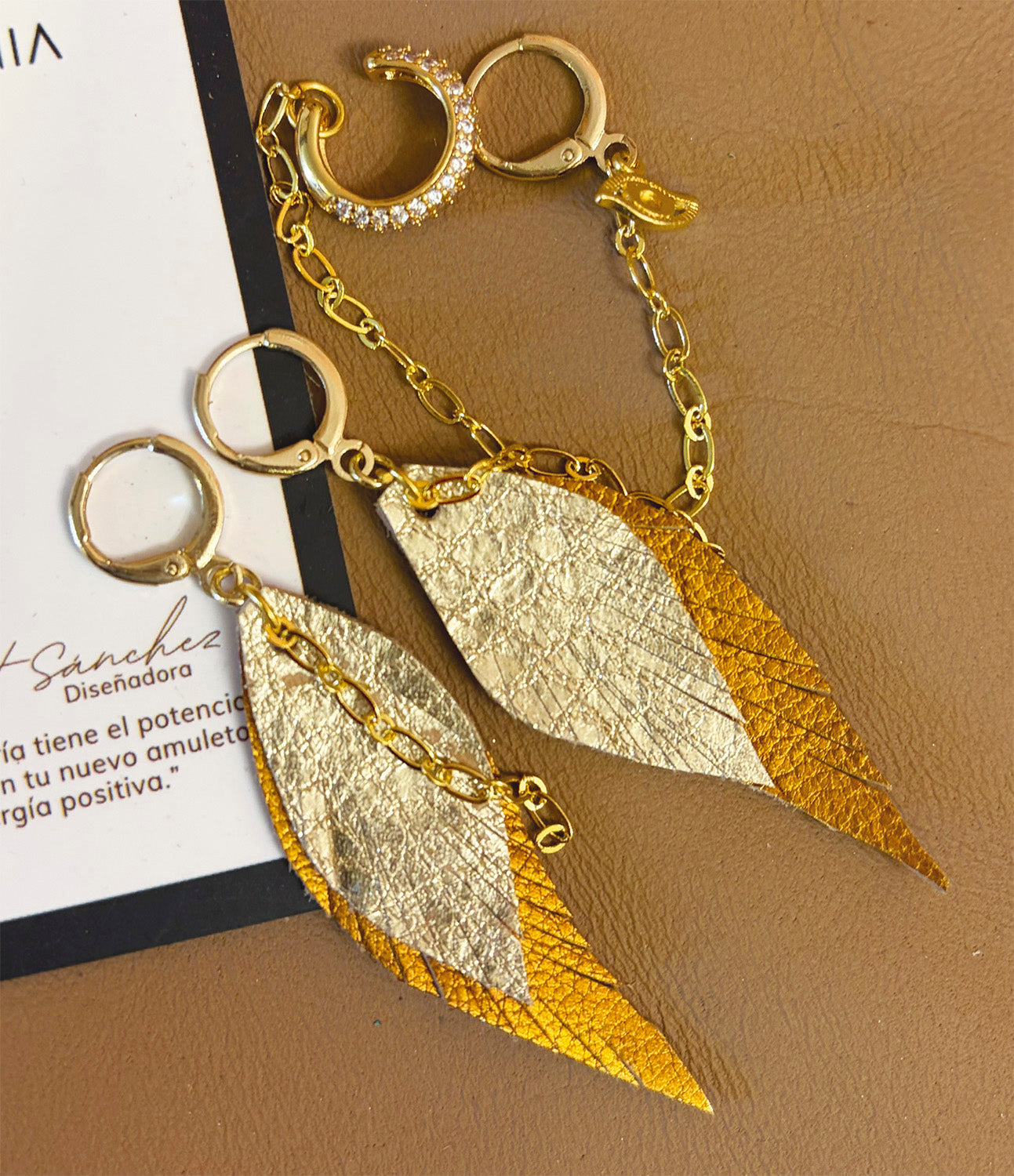 Aretes Huggies Dorado con Cobre